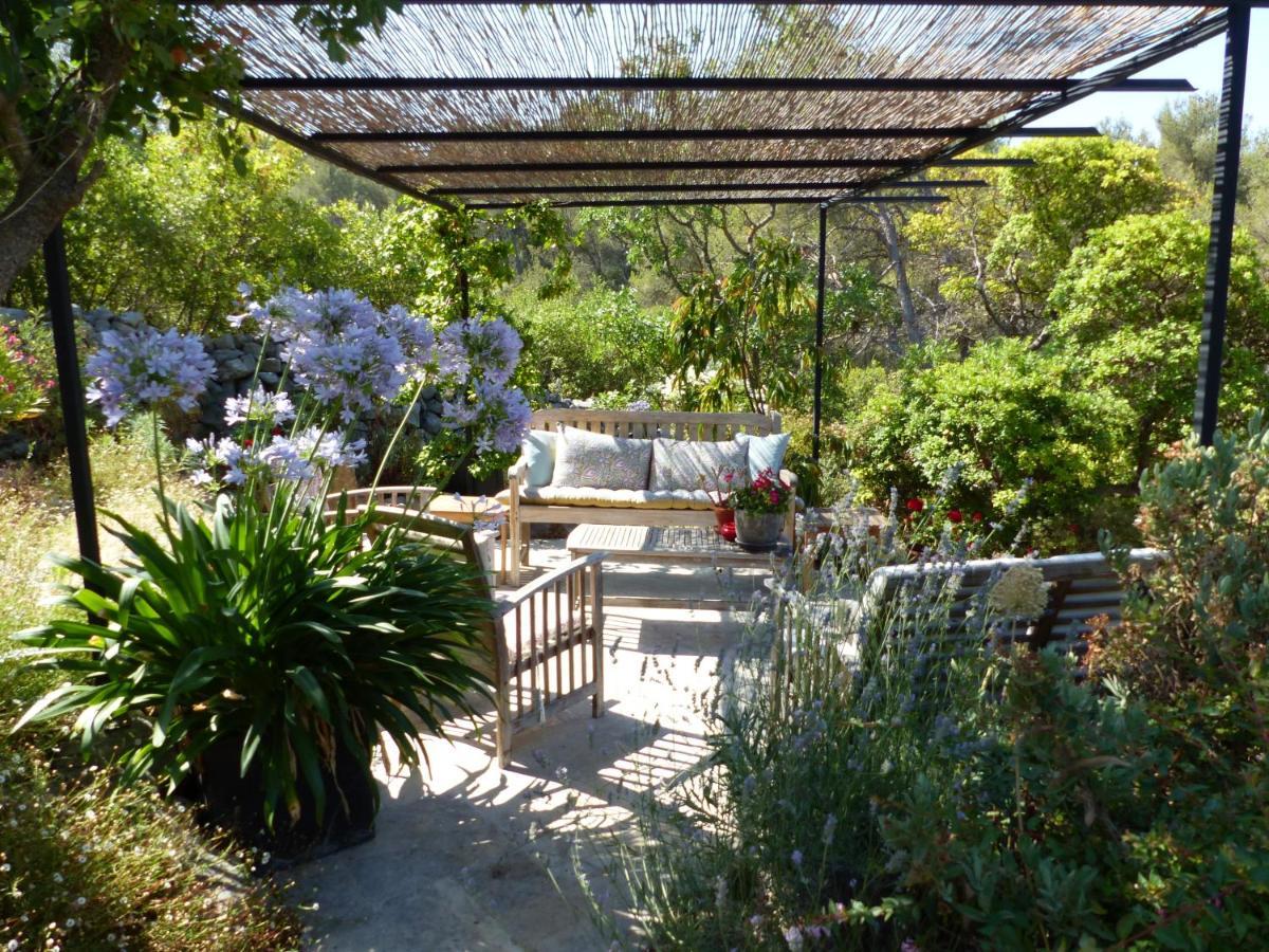 Lou Pantai, Bed And Breakfast, Delux Bedroom Aix-en-Provence Esterno foto