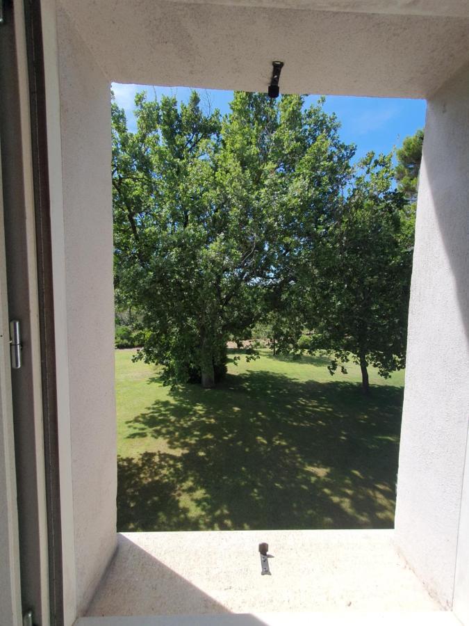 Lou Pantai, Bed And Breakfast, Delux Bedroom Aix-en-Provence Esterno foto