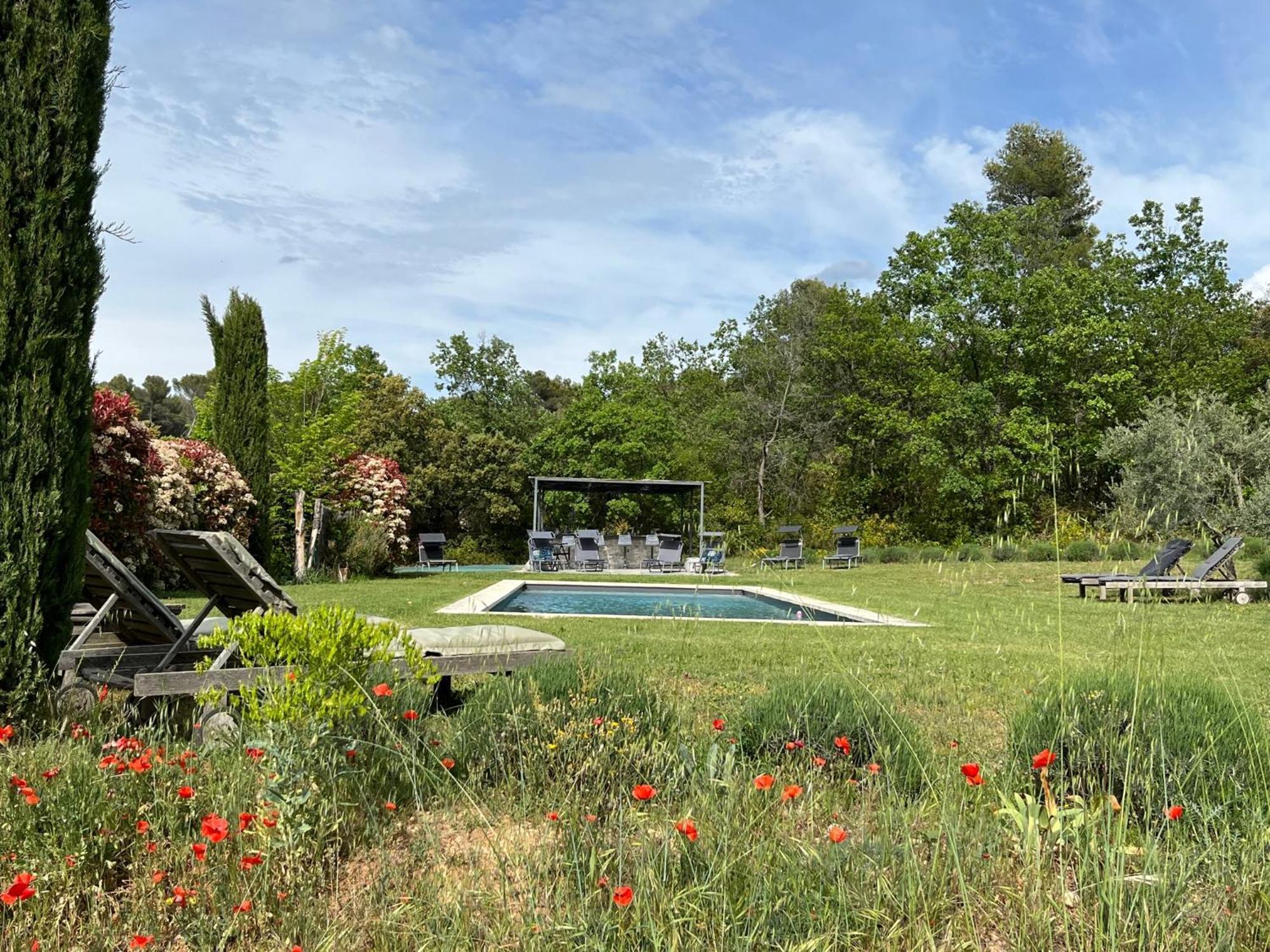 Lou Pantai, Bed And Breakfast, Delux Bedroom Aix-en-Provence Esterno foto
