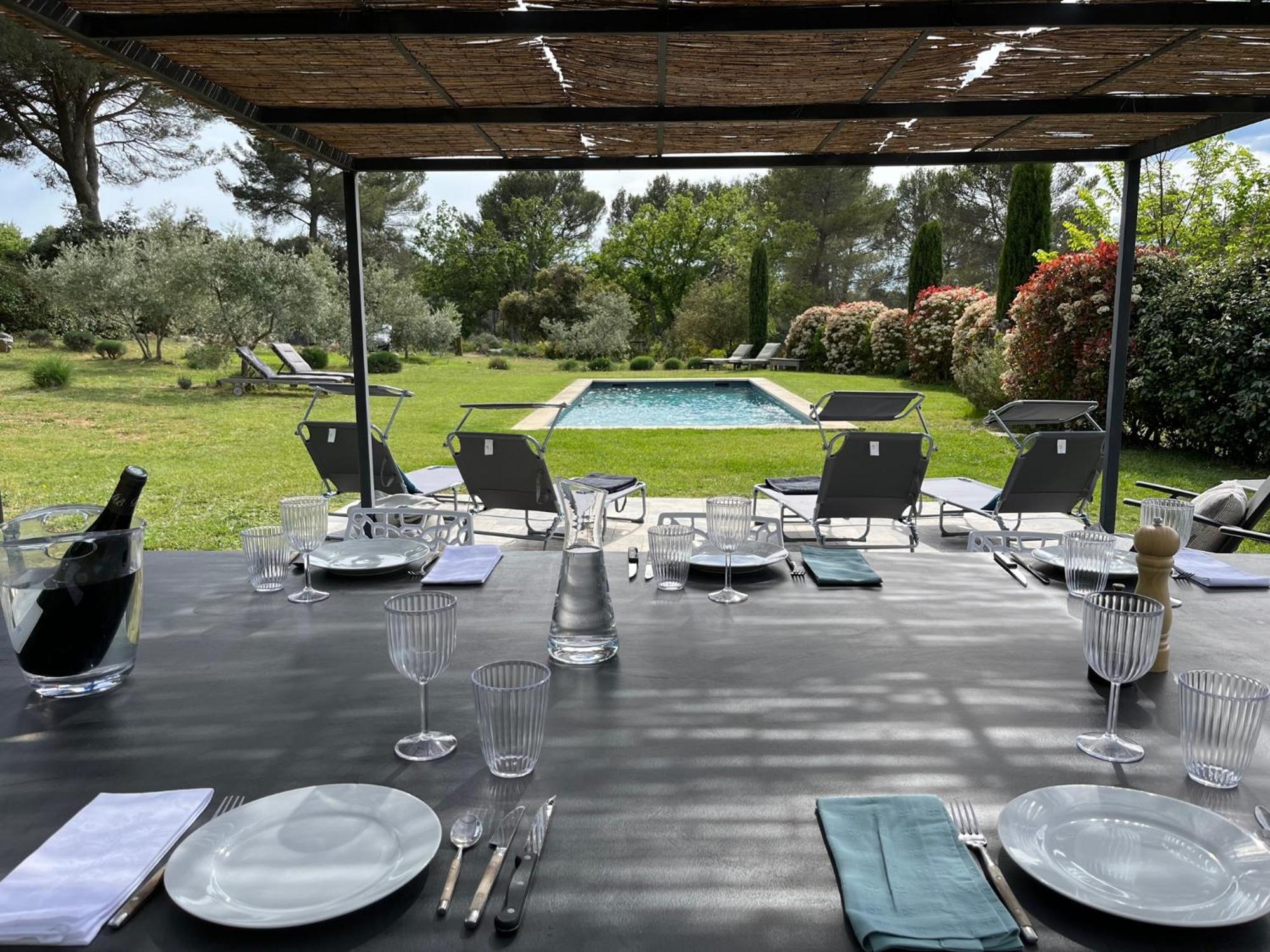 Lou Pantai, Bed And Breakfast, Delux Bedroom Aix-en-Provence Esterno foto