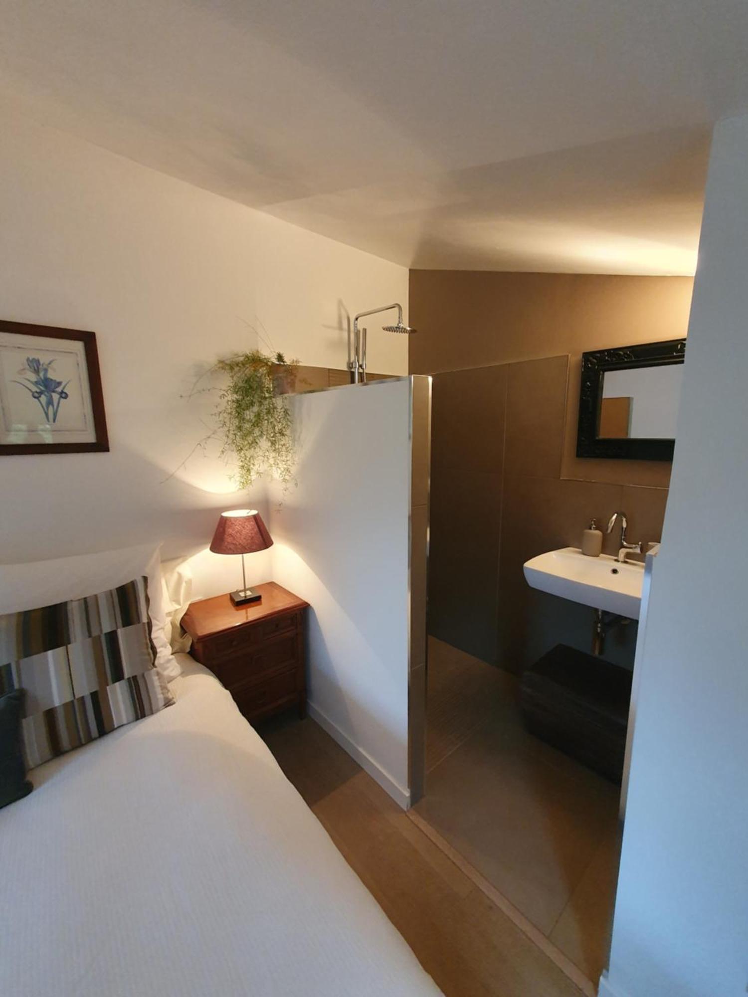 Lou Pantai, Bed And Breakfast, Delux Bedroom Aix-en-Provence Esterno foto